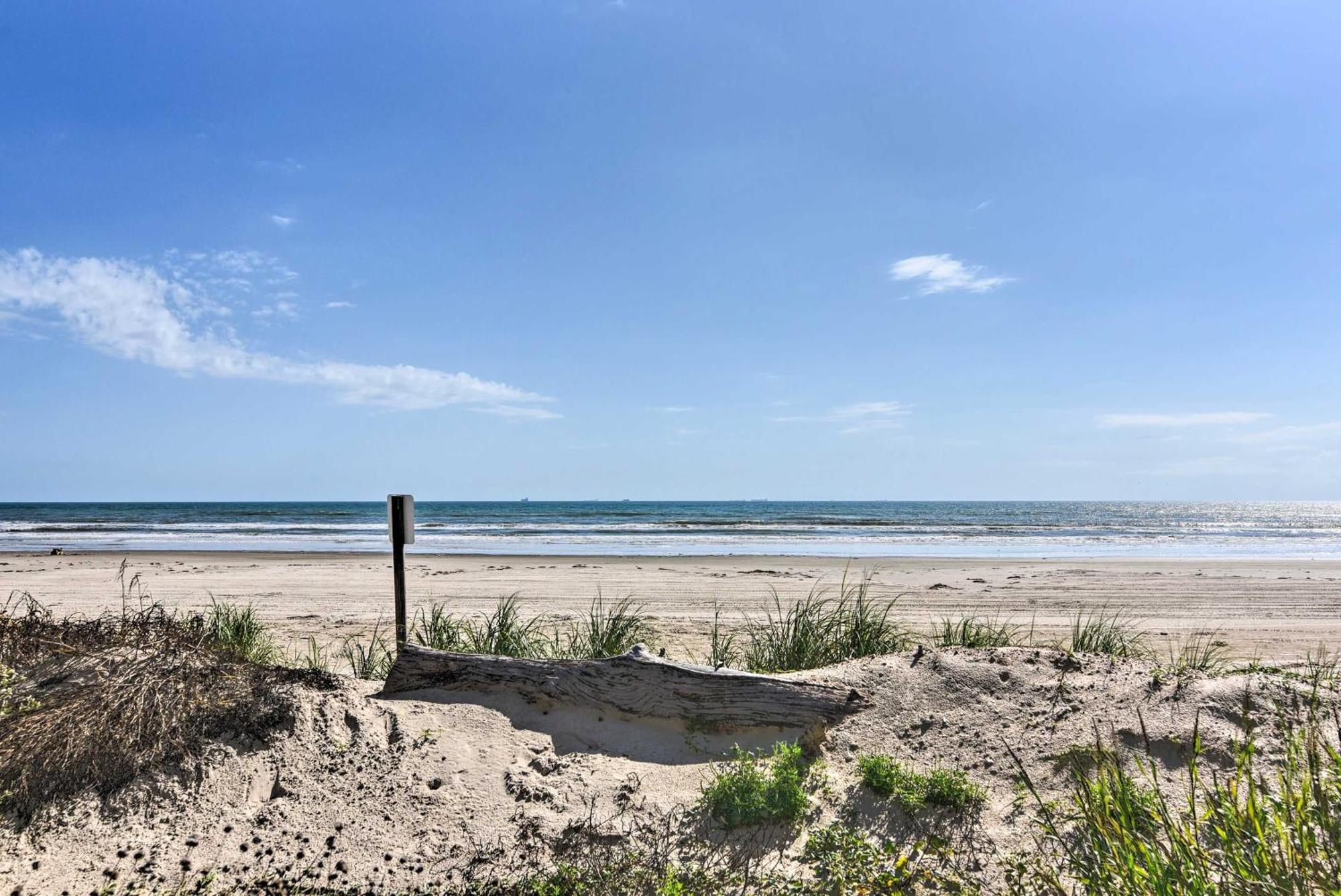 Surfside Beach Retreat With Deck And Ocean Views Extérieur photo